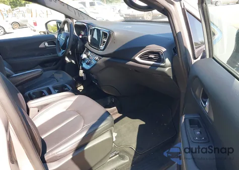 2025 Chrysler Pacifica Select из США, поврежденный, VIN 2C4RC1BG9SR532306